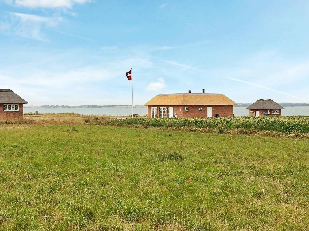 Three-Bedroom Holiday Home In Spottrup 11 Knud  Номер фото